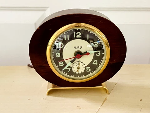 Old Vtg 1940's UNITED Wood Chrome Working Alarm Electric Clock Cover