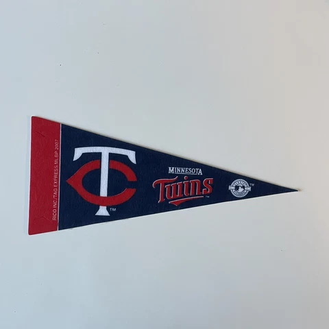 Minnesota Twins Vintage Old Logo MLB Mini Pennant 9"x4” Felt Banner Flag Cover