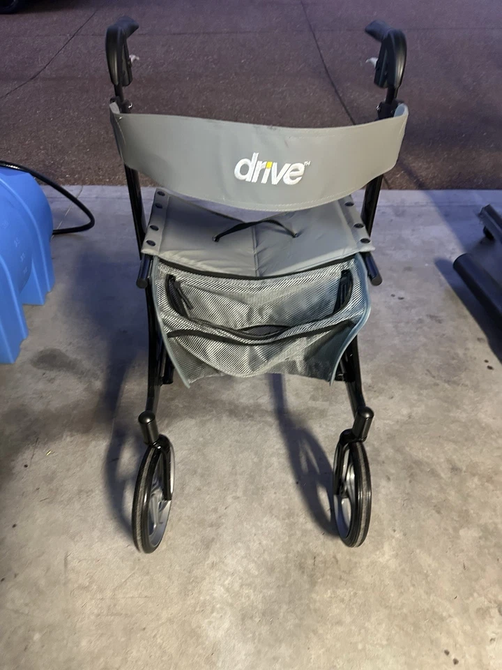 Andador Andador Drive Eagle Serie Grado Médico F-22 Gris Foto 1 de 4