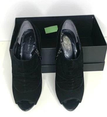 Tahari Gamuza Peep Toe Botines Zapatos para Mujer 8.5 Negro TA-Lillian Cuero 3" Tacones Foto 1 de 4