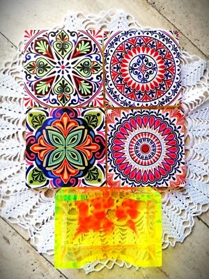 Sottobicchieri quadrati con maioliche giallo Mamiduda in resina epossidica - Immagine 1 di 4