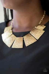 Paparazzi "Here Comes the Huntress" Statement Necklace in Gold - Picture 1 of 3