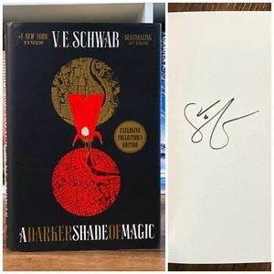 *Signed* A Darker Shade of Magic - V. E. Schwab (1st Collector’s Ed.) Tor, 2017 - Picture 1 of 11