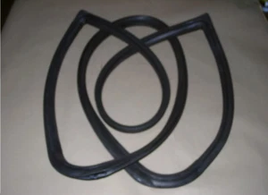 WEATHERSTRIP Windscreen rubber FOR toyota landcruiser VDJ76 4.5L 1VDFTV V8 turbo - Picture 1 of 1