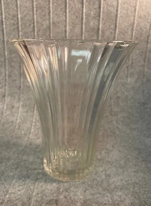 Vintage Anchor Hocking OLD CAFÉ Clear Glass Flower 7” Tall Vase Trumpet Shape - Picture 1 of 5