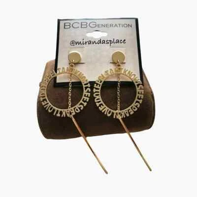 Pendientes colgantes BCBGeneration I know, I VEO, I HABLO, I LOVE, I DO, I FEEL, I AM Foto 1 de 4