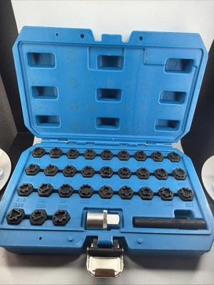 Juego de llaves maestras de tuerca de bloqueo de rueda de 32 piezas Kit de herramientas de enchufe de extracción para Mercedes-Benz Foto 1 de 4
