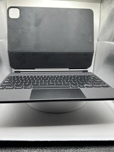 Apple Magic Keyboard For iPad - Picture 1 of 3