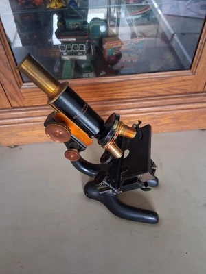  Microscopio de latón vintage Heavy Pat Dt 1915 Bausch & Lomb VER fotos Foto 1 de 4