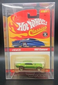 Camaro Hot Wheels Classics Serie 1 '67 2004 verde lime striscia bianca con custodia  - Foto 1 di 2