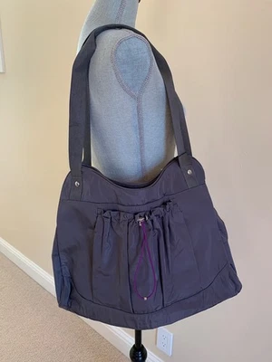 Bolso de Yoga Baggallini Motivate, Color Humo, Nuevo Con Etiquetas Foto 1 de 4