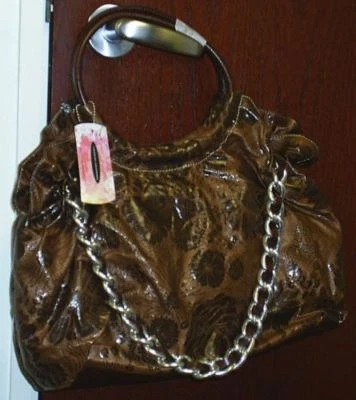 NUEVO CON ETIQUETAS Bolso de Hombro Hobo Grande de Cadena Floral Marrón Lavandería China $81 Foto 1 de 2