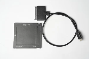 Sony 2TB AtomX Profesional SSD SV-MGS2T with USB-C Reader - Afbeelding 1 van 6