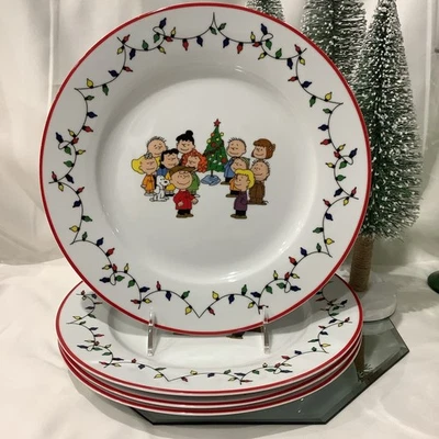 ZRIKE NEW Peanuts Charlie Brown Snoopy Christmas Lights 10.5” Dinner Plates - Set of 4