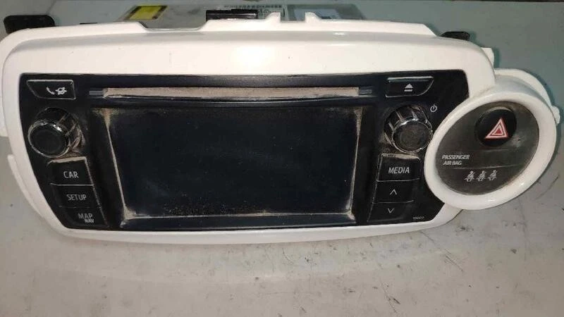 861400D020 100780 audio system für TOYOTA YARIS 1.3 16V CAT 2011 - Bild 1 von 4