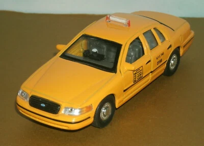 1/43 Scale 1999 Ford Crown Vic Taxi Cab Diecast Model Taxicab (5") Welly 49762 - Image 1 of 4