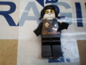 Lego Mini Figure Lady Alien Black with Hair - Picture 1 of 3