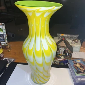 Margie’s Garden hand blown Vase Yellow/White/Green Ex.Cond. - Picture 1 of 7