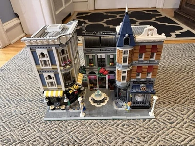 LEGO CREATOR: Cuadrado de montaje (10255) Foto 1 de 4