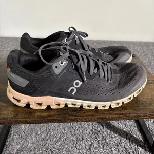 On Cloudflow Damengröße 7 grau schwarz sportlich Laufen Wandern Schuhe Turnschuhe - Bild 1 von 6