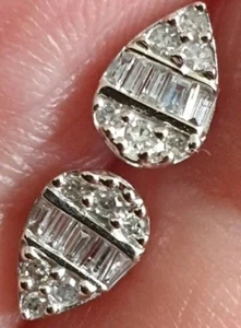 18ct Gold 0.20ct Diamond Cluster Pear Shaped Studs Earrings - Picture 1 of 7