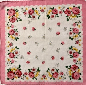 Pañuelo floral vintage OH SO PRETTY PINK con diseño dulce - Imagen 1 de 4