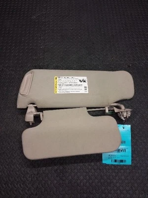 Passenger Sun Visor Illuminated Dual Visors Fits 03-06 ESCALADE 1924899 - Image 1 of 4