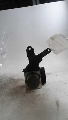 Used ABS Pump and Motor Assembly fits: 2016 Kia Forte Actuator and Pump Assembly - Imagem 1 de 4