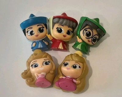 Disney Doorables Sleeping Beauty: Aurora (2) & Fairies Flora Fauna Merryweather - Image 1 of 4