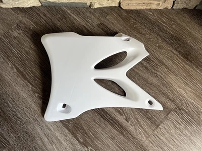 Cubierta del radiador de minibike Yamaha YZ85 2002-2014 de UFO YA03855-046 Foto 1 de 4