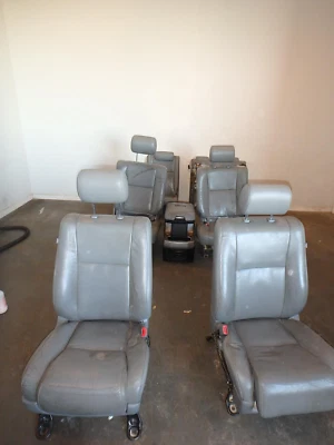 2011-2017 TOYOTA SEQUOIA GRAY LEATHER FRONT/2ND/3RD ROW SEATS DRIVER PASSENGER - Изображение 1 из 4