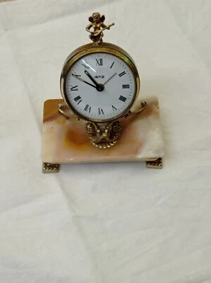 Petite pendule de table décorative – marbre/onyx et bronze – style ancien - Photo 1/4