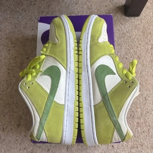 Nike SB Dunk Low Atomic Green Apple | UK7.5 US 8.5 EU 42 | Used good Condition - Picture 1 of 8