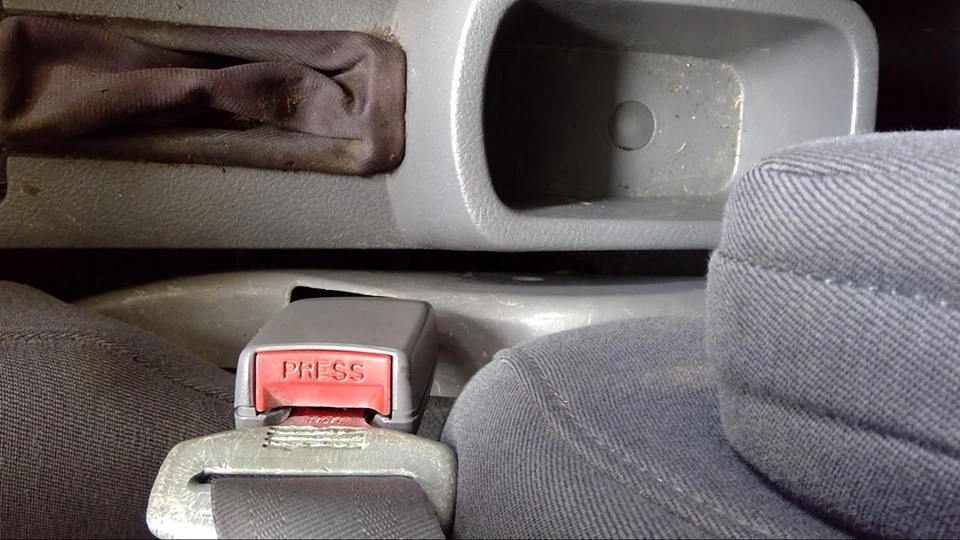Used Front Left Seat Belt Front fits: 2003 Kia Rio bucket seat driver buckle Fro - Image 1 of 4