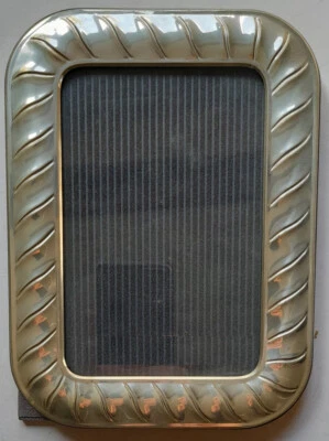 Elegante cornice in argento 925 per foto da 14,5x9,5 cm. stile classico a greca - Immagine 1 di 2