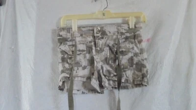 GLO, JEANS , GREY,TAN, OLIVE, CAMO, SHORTS  SZ12 Y. WAIST 27"INSEAM 2" DISPLAY  - Image 1 of 4