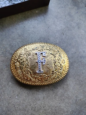 Hebilla de cinturón occidental vintage Crumrine bronce letra F Foto 1 de 4