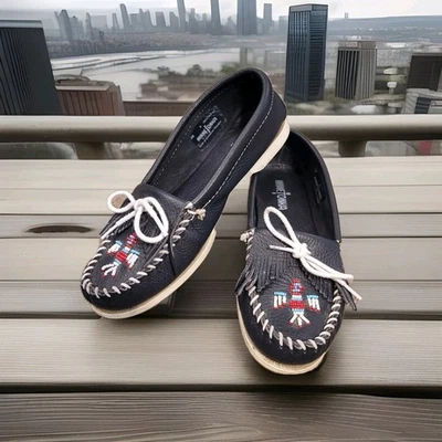Minnetonka Shoes Womens Size US 9 Navy Thunderbird Boat Moc Leather Beaded 179 - Image 1 of 4