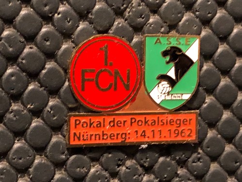 Lot 2 pins foot asse saint etienne bayern - Collection