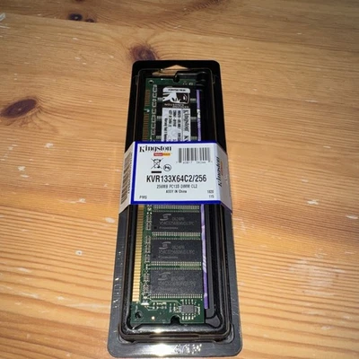 Kingston KVR133X64C2/256 (256MB SDRAM, 133MHz, 168-pin) Desktop Memory - Image 1 of 3