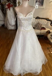 #117 Wedding/Quinceañera gown Spaghetti Straps Sz 4 NWT - Picture 1 of 19