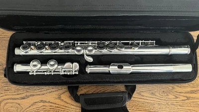 Used Yamaha YFL-221 Flute FULLY SERVICED - Image 1 of 4