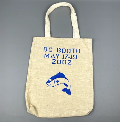 Bolso de Mano De Colección DC Booth Histórico Criadero de Peces Muselina Serigrafiada Y2K Foto 1 de 4