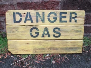 WW1 WW2 British DANGER GAS Wooden Sign Reenactment Shop Display ARP Steam Punk - Bild 1 von 6