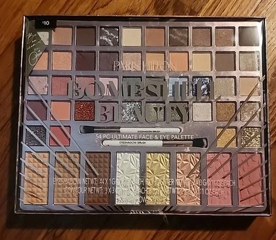 Paleta Paris Hilton Bombshell Beauty 54 piezas Ultimate Face & Eye Foto 1 de 2