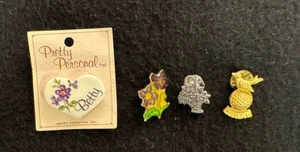 4 Used Various Sizes and Shapes Flower Theme  Lapel Pins - Picture 1 of 2