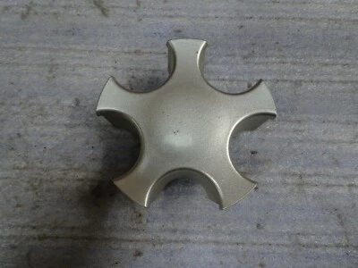 CHRYSLER SEBRING / DODGE INTREPID OEM RUEDA TAPA CENTRAL PLATEADA 4626796 Foto 1 de 4