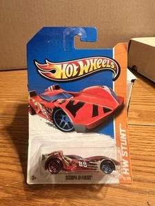 2013 Hot Wheels HW Stunt Scoopa Di Fuego #82 - Picture 1 of 4