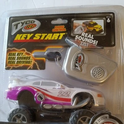 Mattel Tyco 27MHz R/C Radio Control Key Start 2000 White Race Car/Stripes New - Image 1 of 4