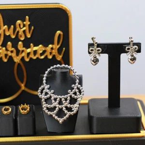 Doll House Miniature Western Style Jewelry Display Box Simulation Necklace M _in - Picture 1 of 18